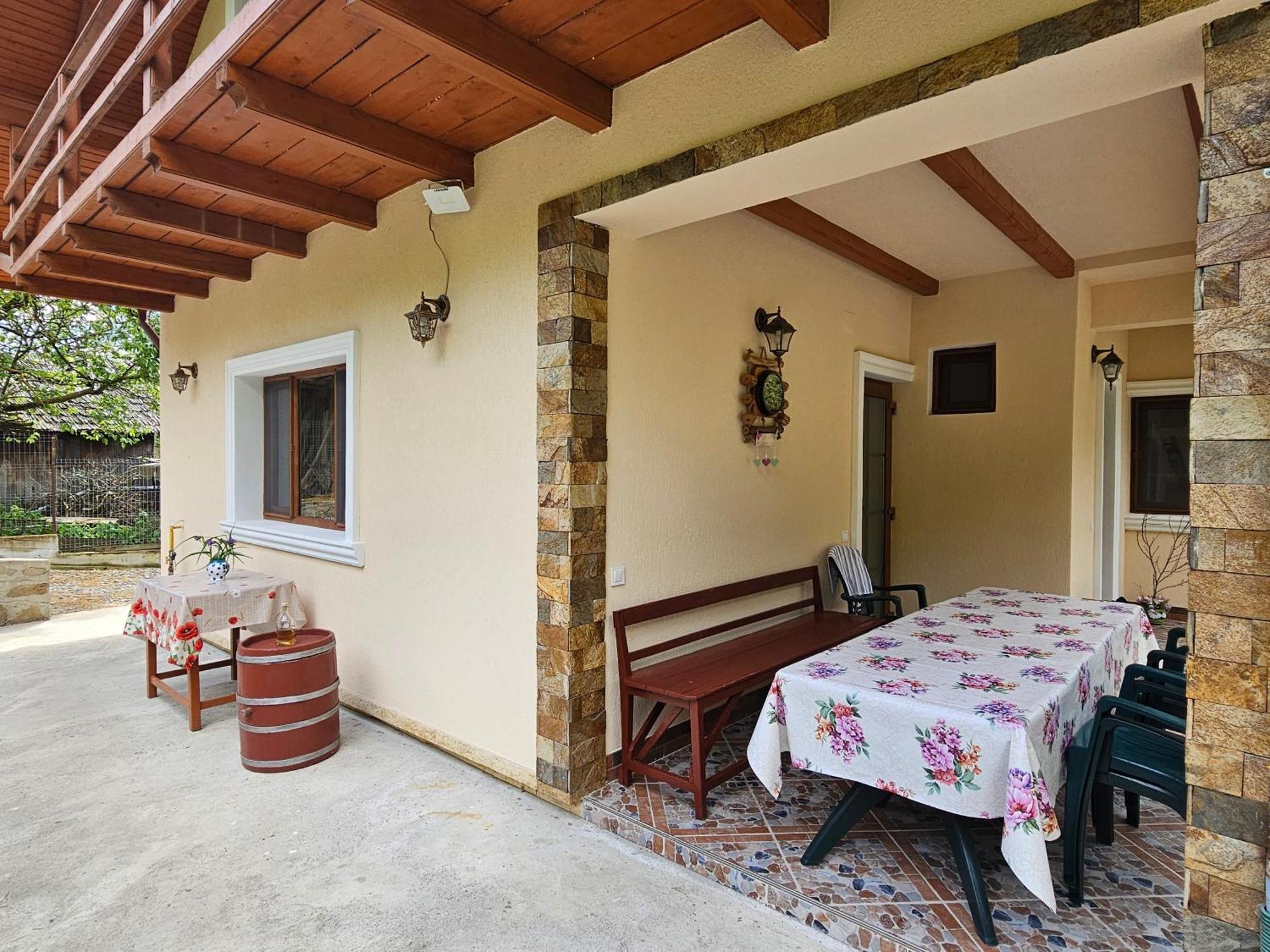 Casa Hera Calimanesti Exterior photo